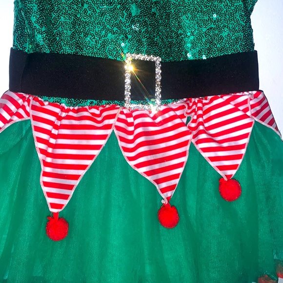 Little girls Adorable Santa outfit for a 2T with matching Hat. - Picture 4 of 13